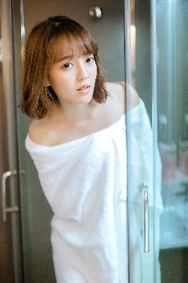 她在丈夫面前被耍了